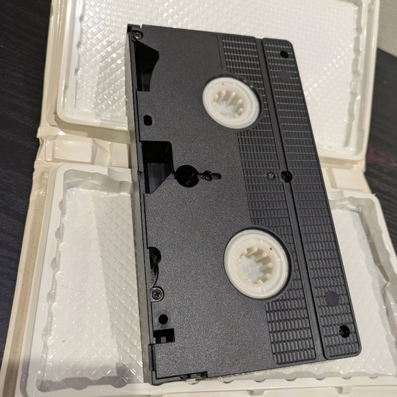 Warner Bros. Space Jam VHS with Blue and Orange Artwork - Picture 8 of 8